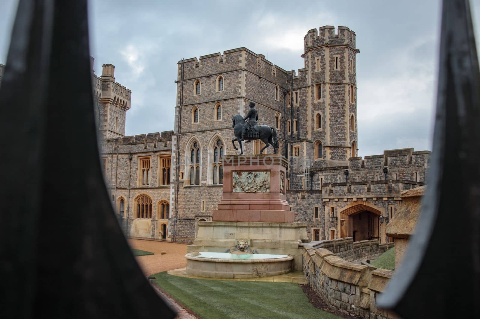 Windsor, UK, December 22nd 2022 - statue at Windsor Castle from outside by Suteren
