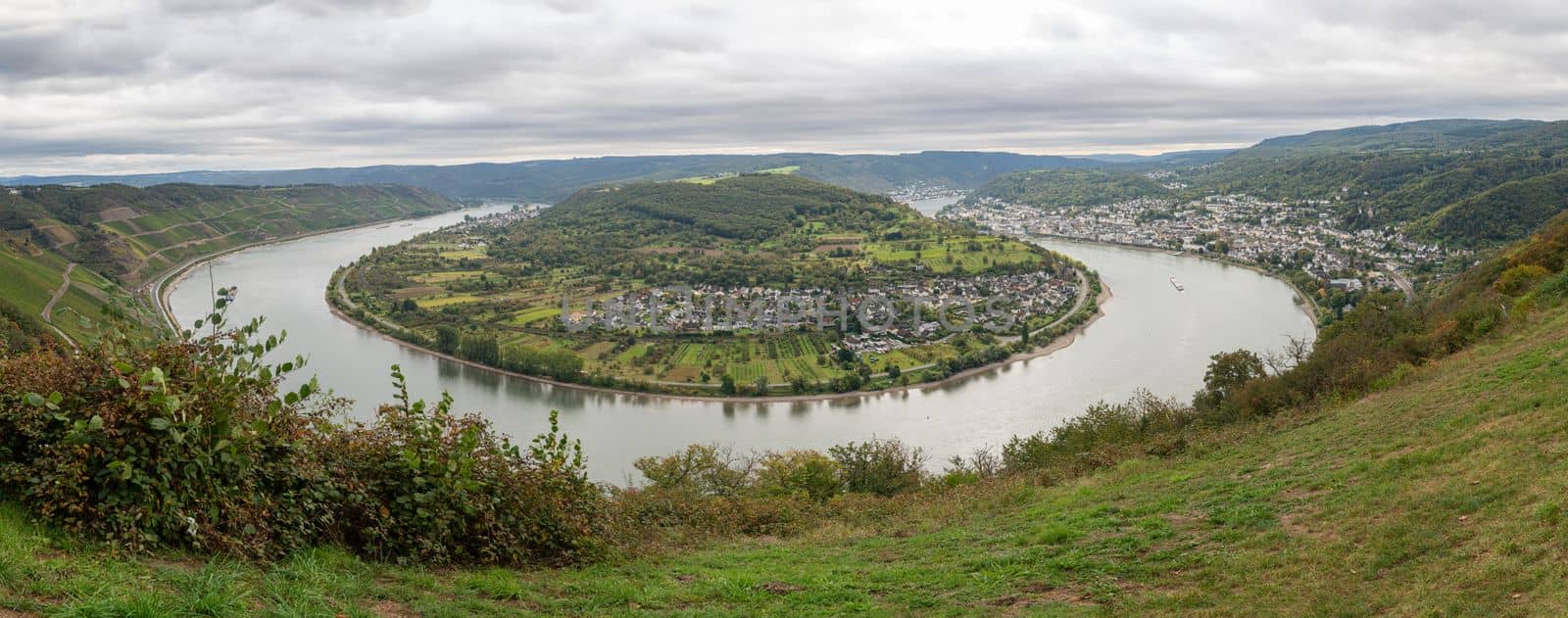 Panoramic image of Rhine river loop close to Boppard, Rhine Valley, Rhineland-Palatinate, Germany