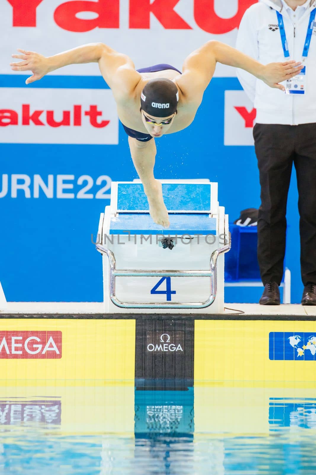 MELBOURNE, AUSTRALIA - DECEMBER 16: Daiya SETO (JPN) on his way to winning the Men's 200m Breaststroke final at the 2022 FINA World Short Course Swimming Championships at Melbourne Sports and Aquatic Centre on December 16, 2022 in Melbourne, Australia