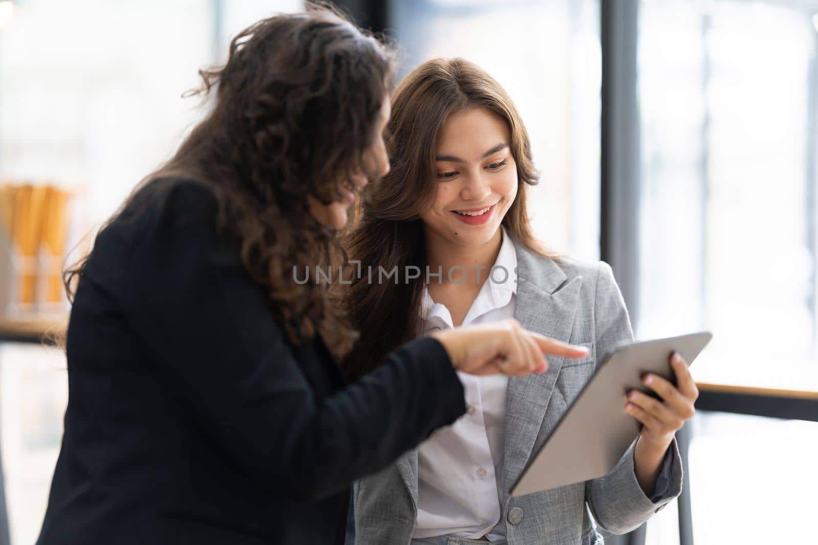 Business advisers are gathering to assess and debate the issue as it appears on the financial report. Financial counselor, investment consultant, and accounting concept.