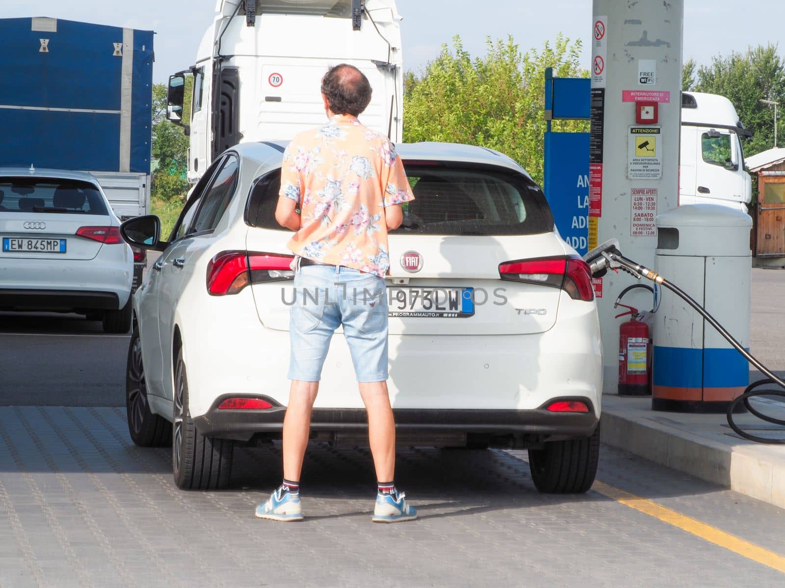 LPG gas filling stations and cars