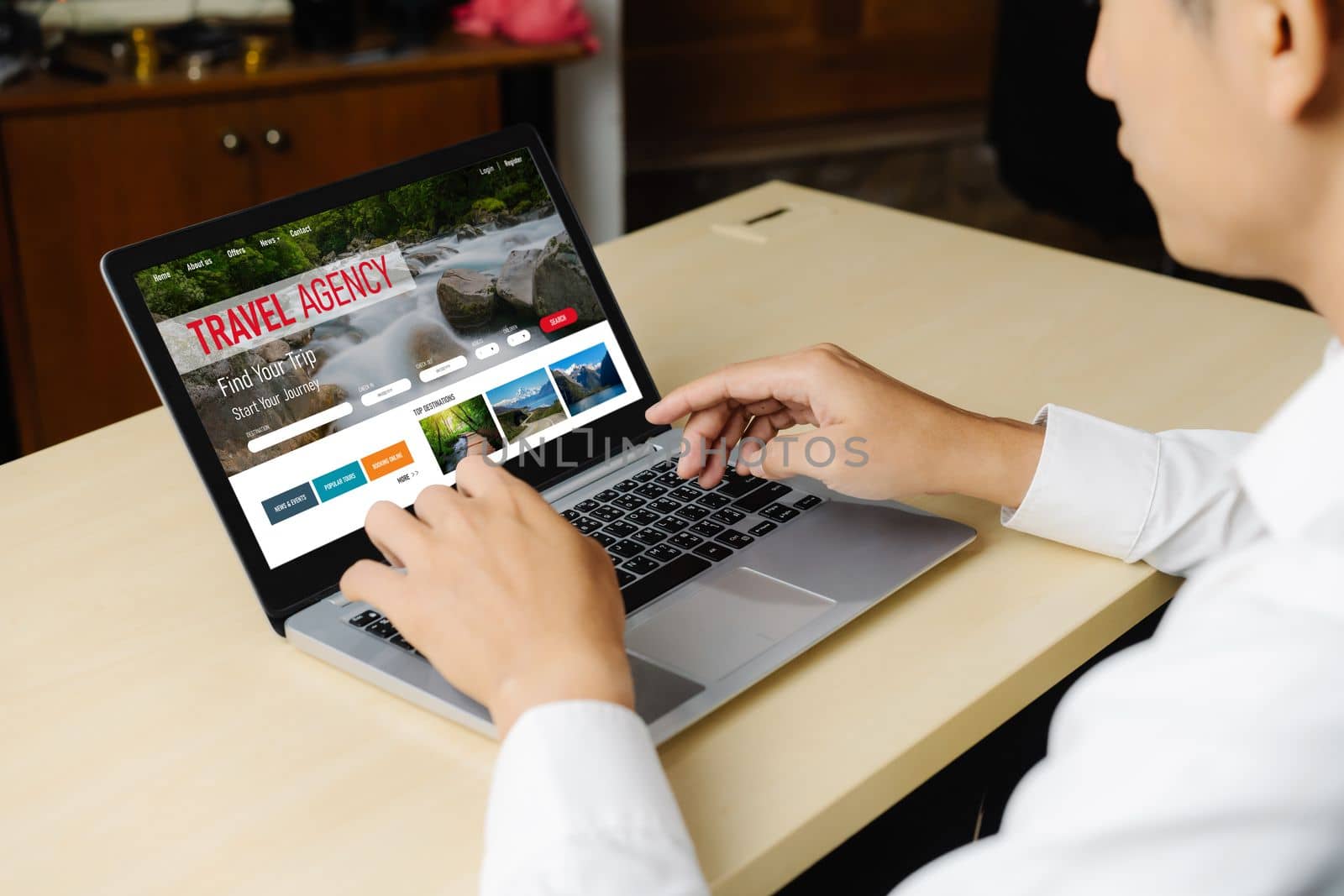 Online travel agency website for modish search and travel planning offers deal and package for flight , hotel and tour booking