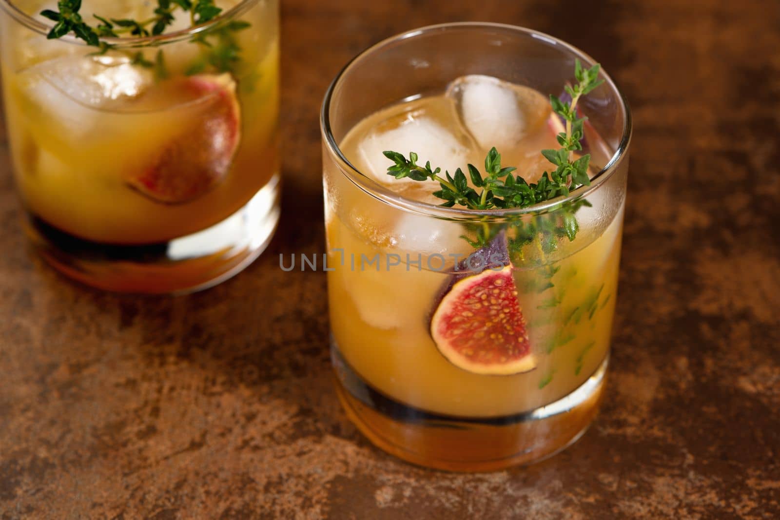 Whiskey sour cocktail by Apolonia