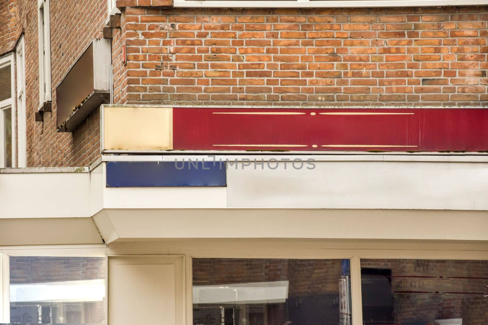 Exterior view of building by casamedia