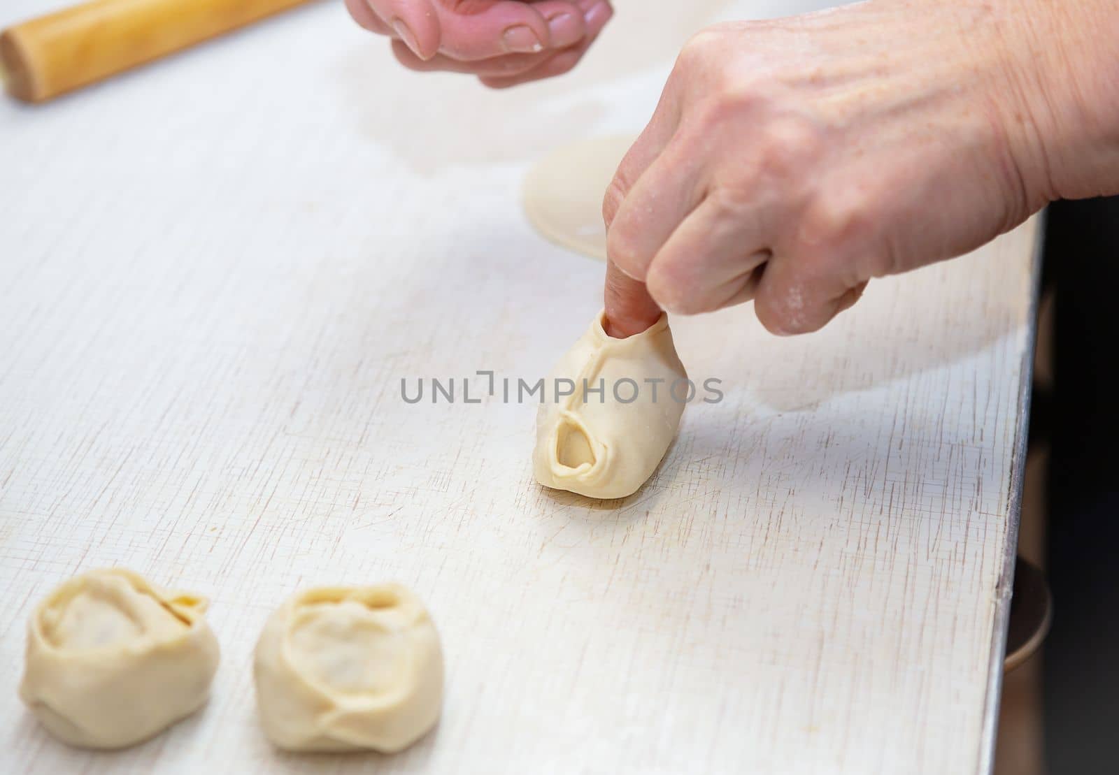 Cooking process. Manti is a very popular recipe in most cuisines, similar to dumplings made from pork, beef, lamb in the countries of the South Caucasus, Georgia, Russia, Afghanistan, and Central Asia in general