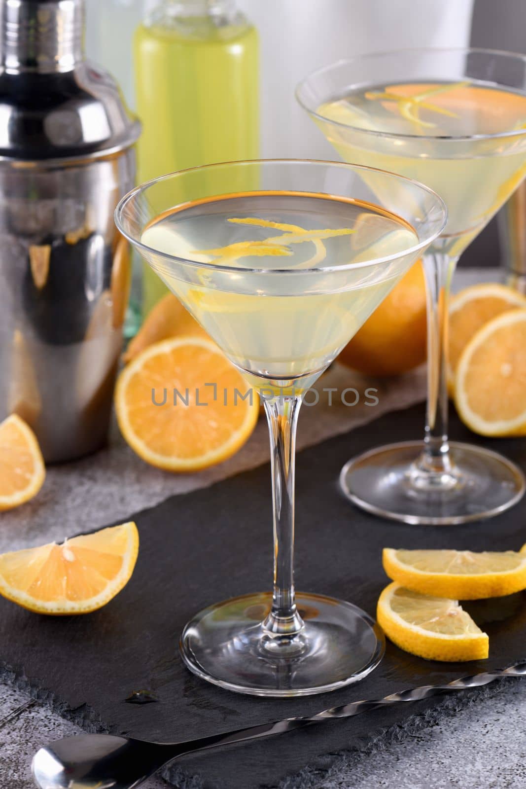 Lemon drop martini with zest by Apolonia