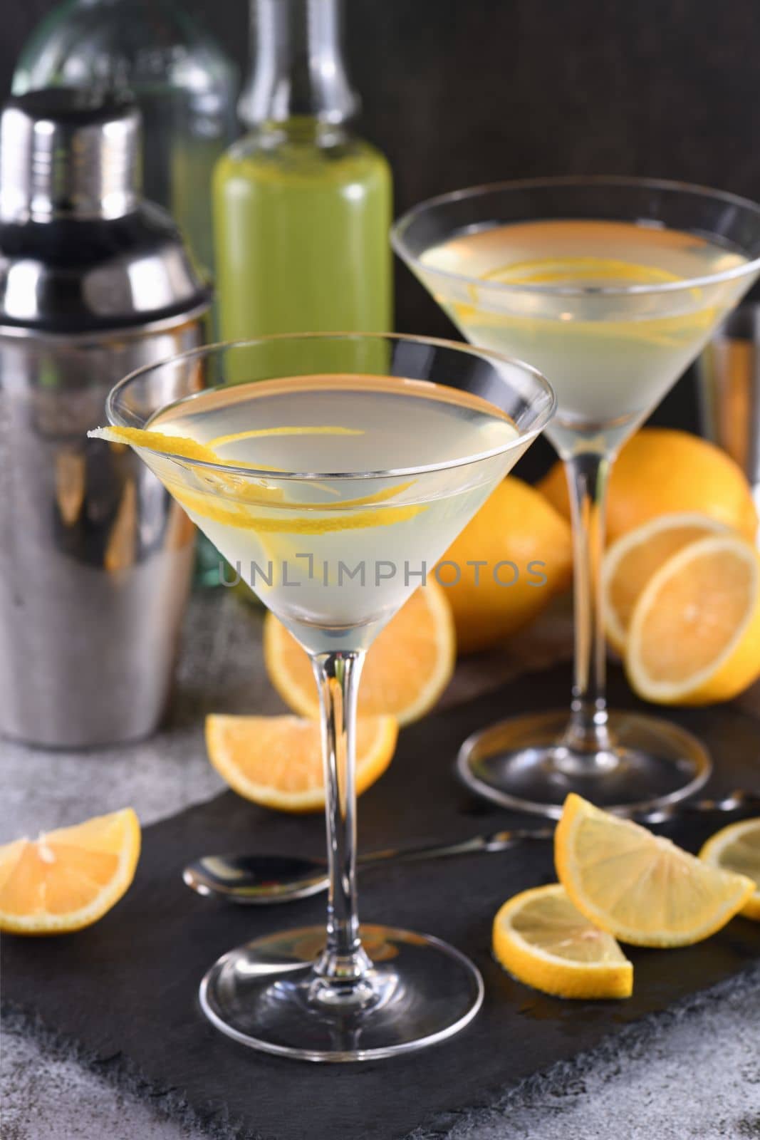 Lemon drop martini with zest by Apolonia