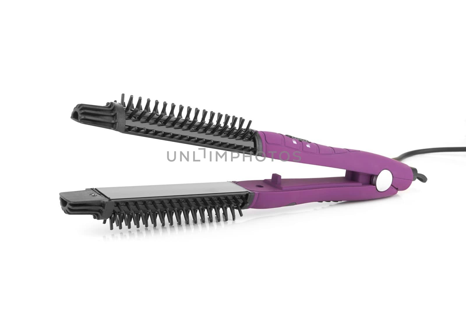 Hair straightener isolated by pioneer111