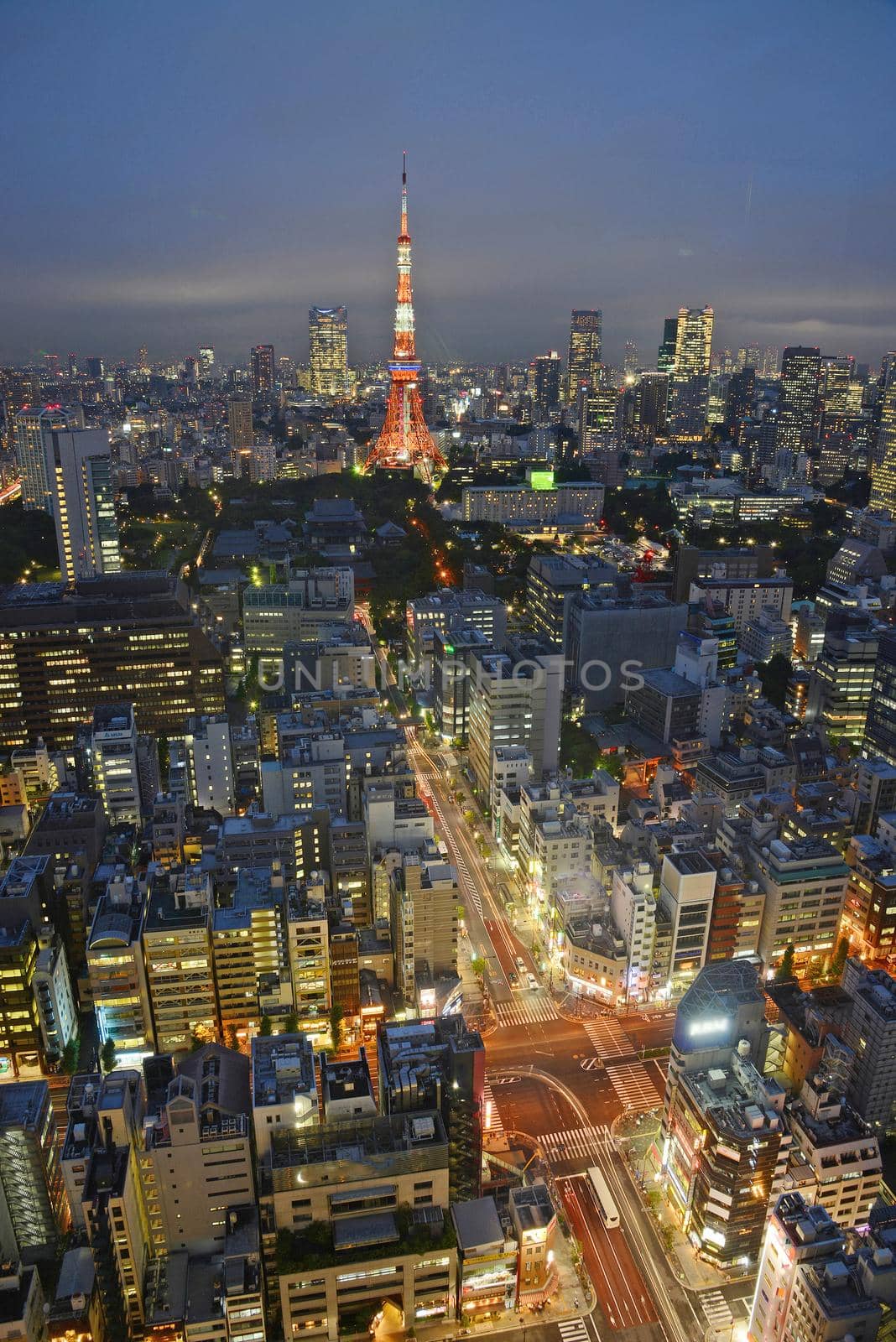 a famous landmark of tokyo tower at night 