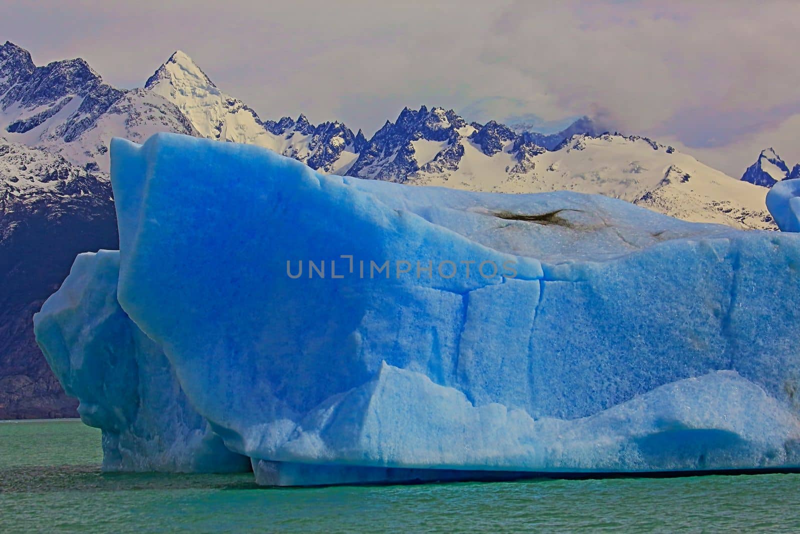 Argentino lake, snowcapped mountains and icebergs, Patagonia landscape, Argentina, South America