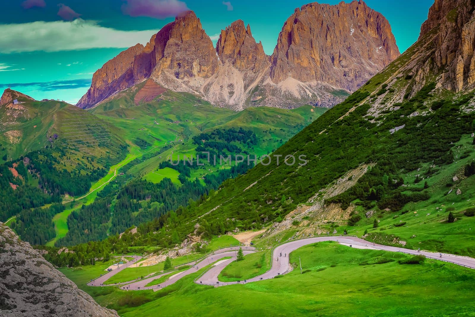 Langkofel, Sassolungo pinnacles, Dolomites sudtirol, Pordoi Pass near Cortina d Ampezzo, Italy
