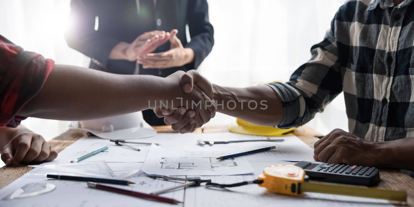 Hand in hand between project contractors and customers due to negotiation of expenses and investments, construction and repair of residential buildings....