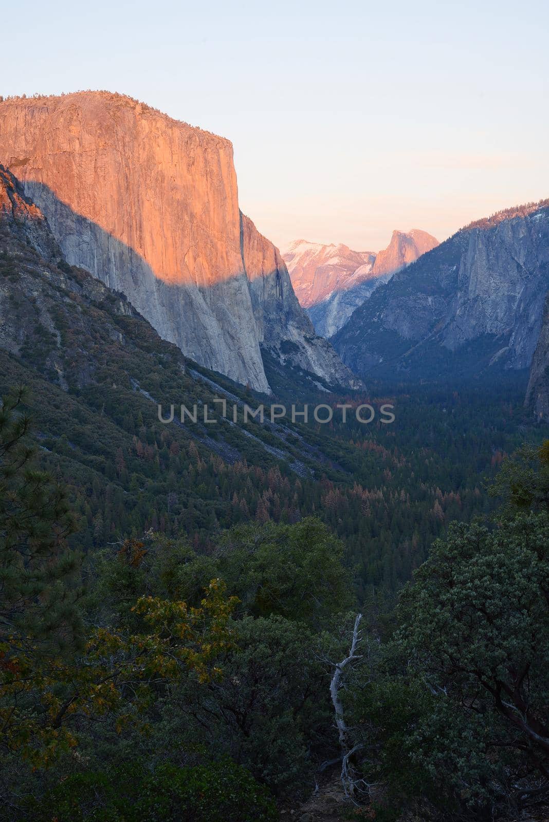 El Capitan at Yosemite national park tunnel view