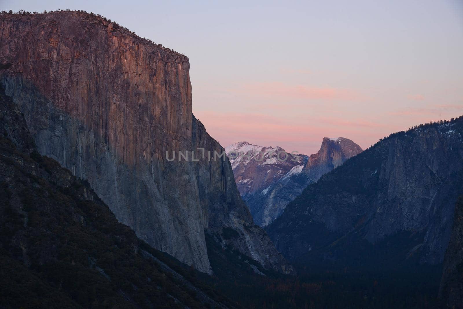 El Capitan at Yosemite national park tunnel view