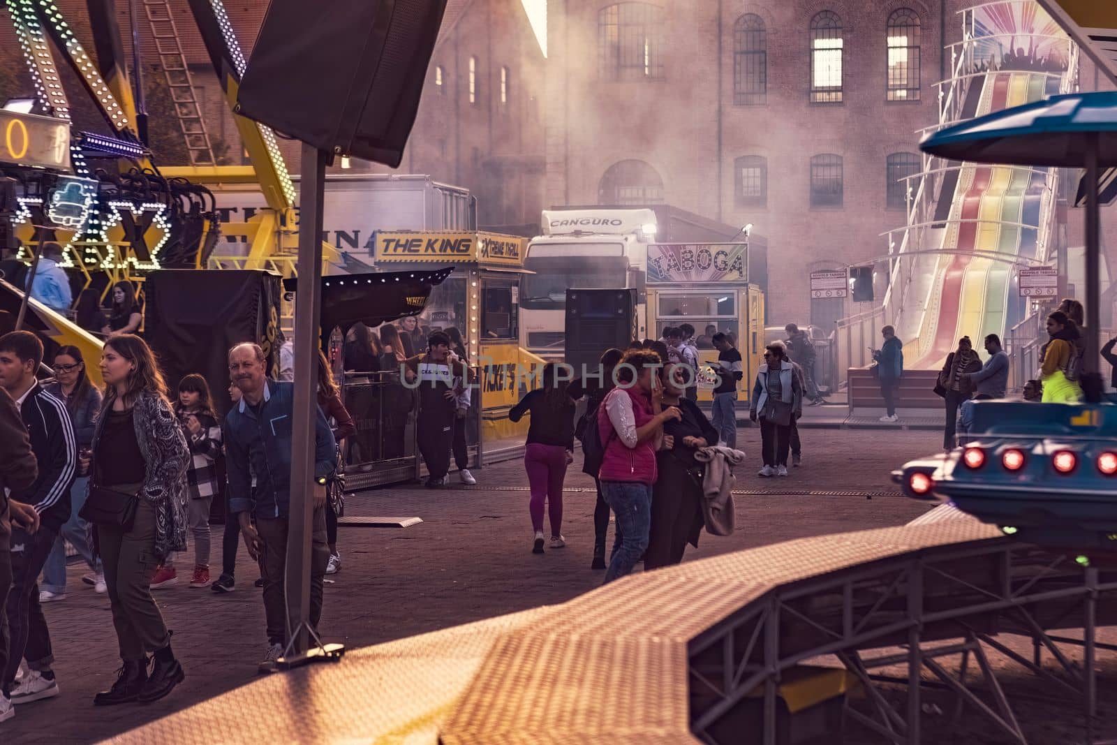 People at the funfair by pippocarlot