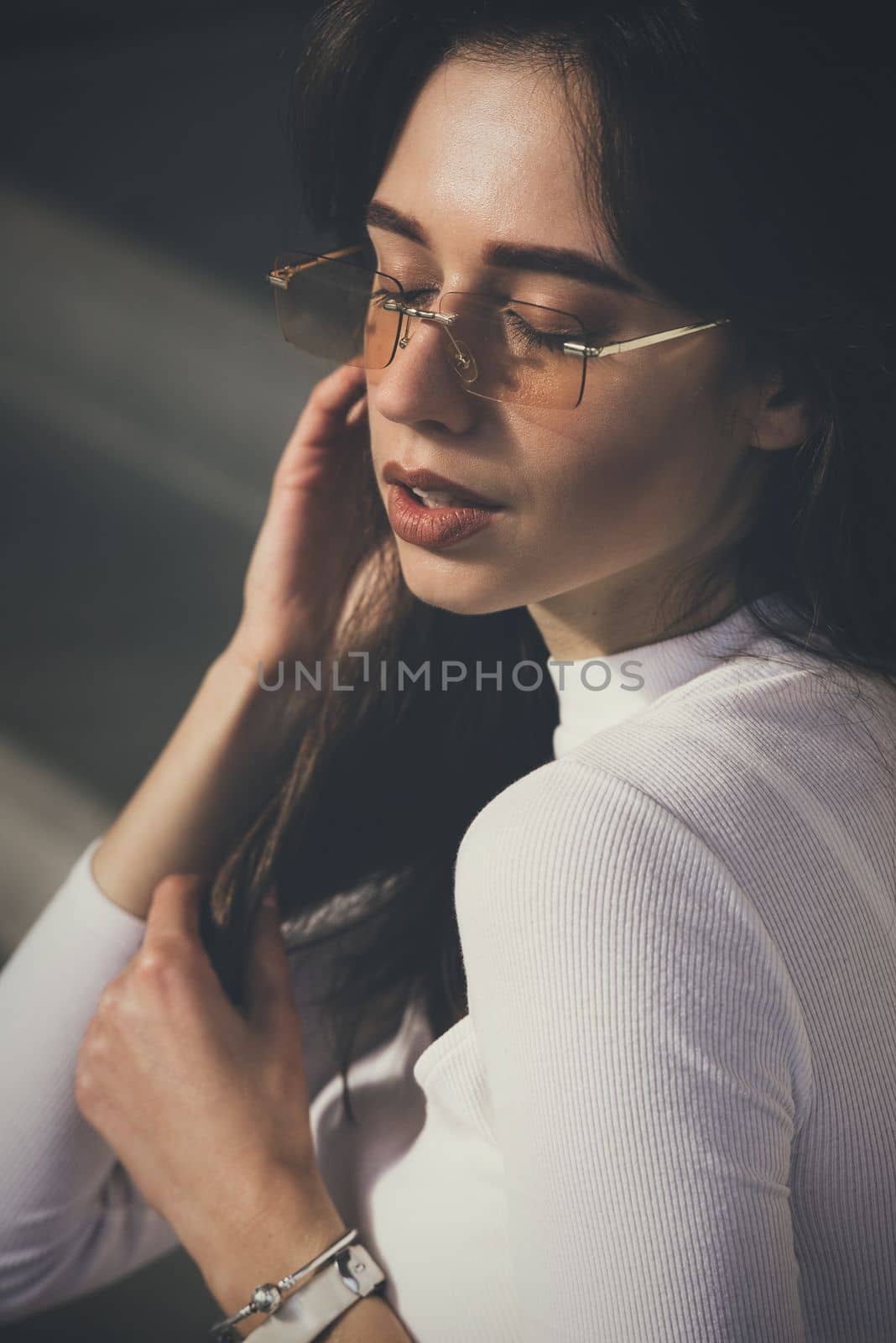 Photo of cheerful glad nice woman wear white blause and sunglass by Ashtray25