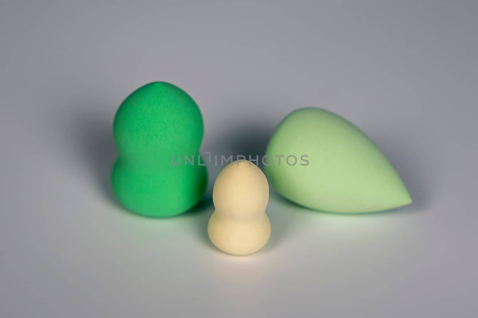 cosmetic sponges. Makeup Blending sponge set for all kinds of cosmetics, foundation, powder.beauty Sponge for creams and powders.