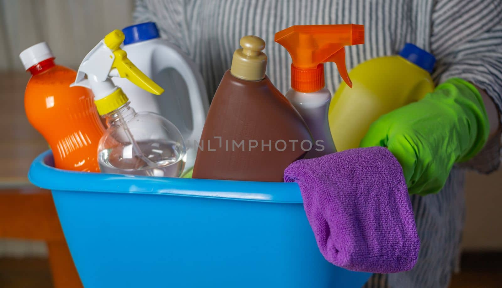 cleaning products used by a woman by joseantona
