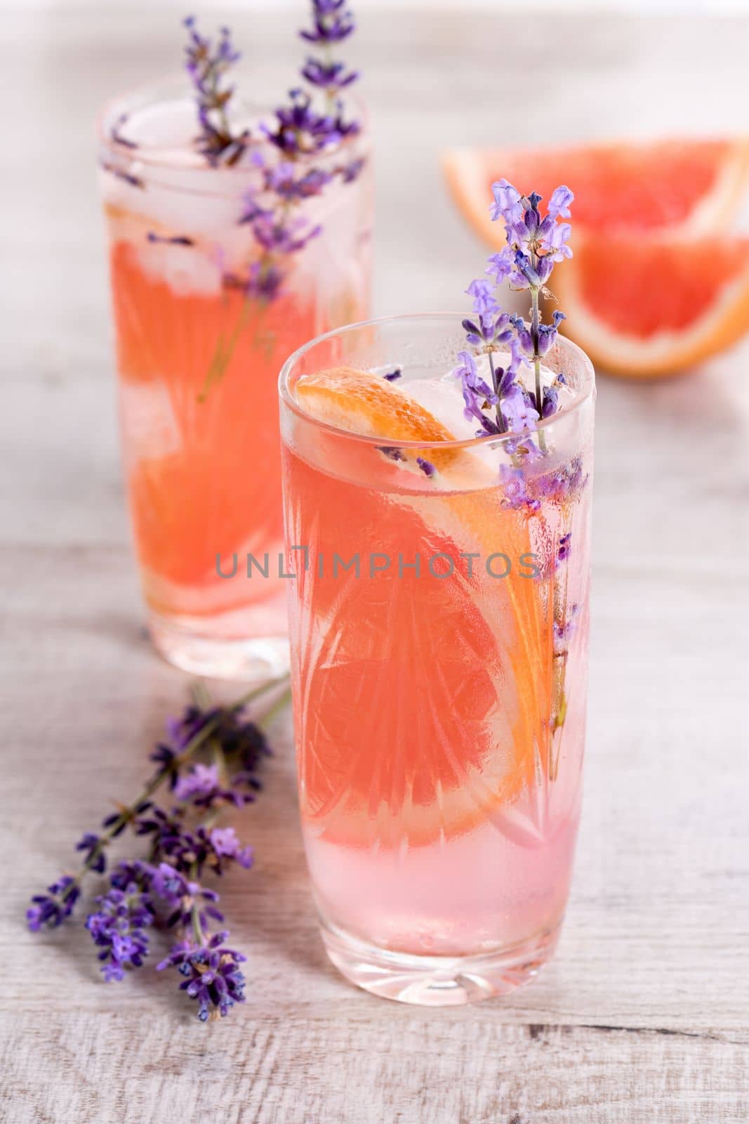 Grapefruit and lavender cocktail by Apolonia