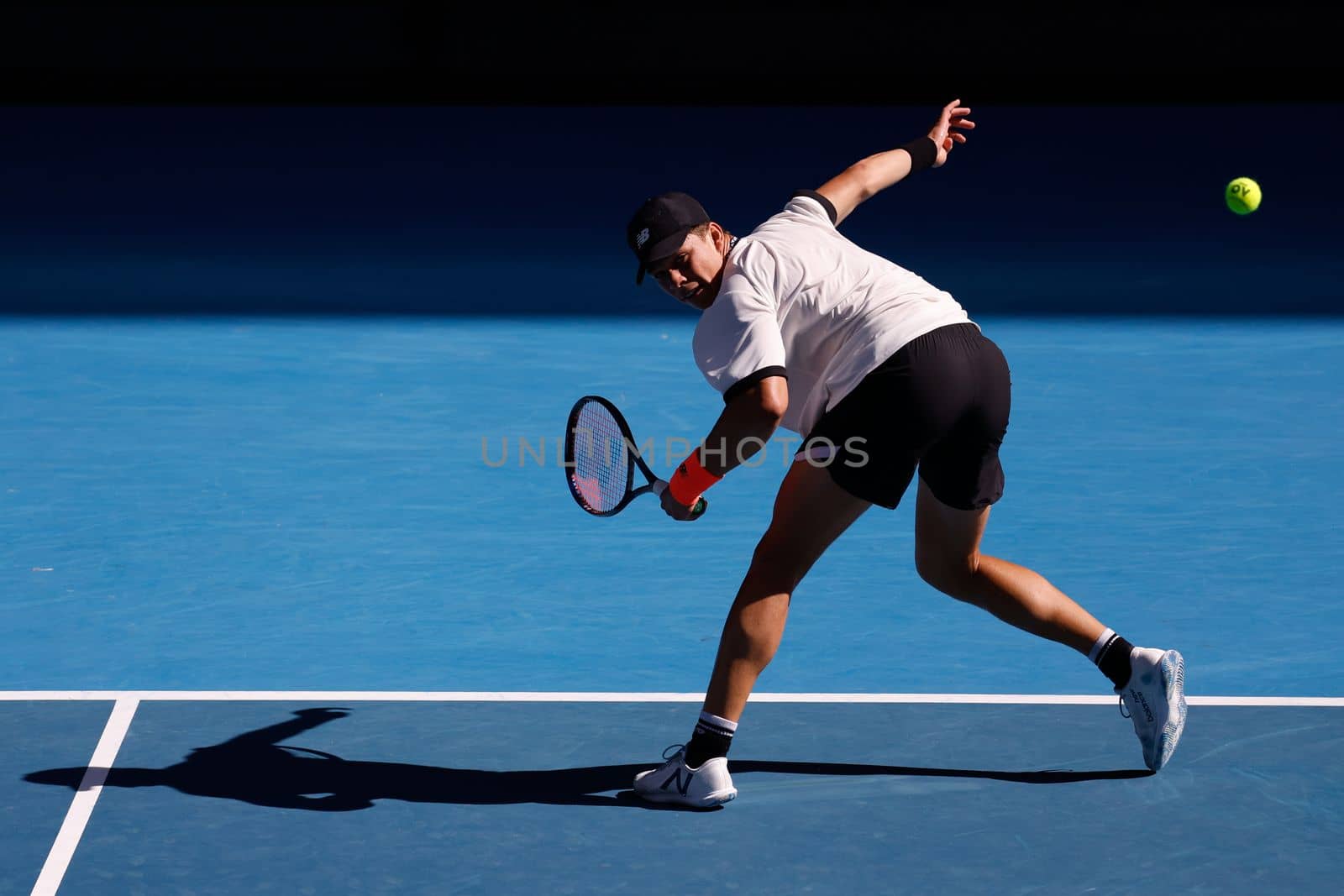 MELBOURNE, AUSTRALIA - JANUARY 23: Ben Shelton of USA plays J.J. Wolf of USA in the 4th round on day 8 of the 2023 Australian Open at Melbourne Park on January 23, 2023 in Melbourne, Australia.
