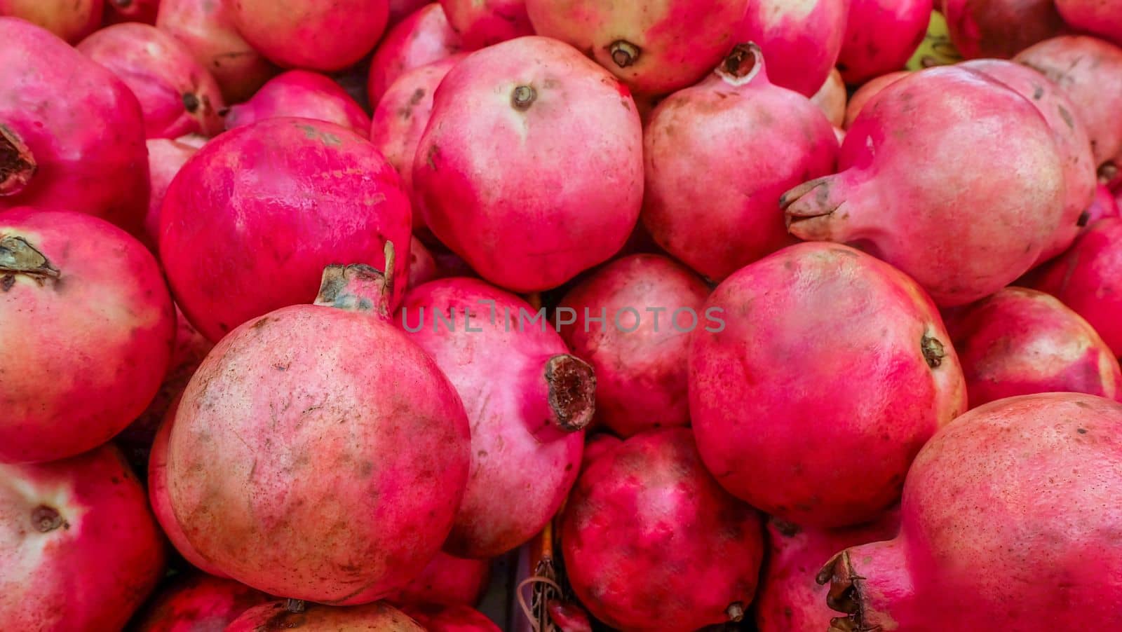 Close-up pictures of many rubies Suitable for making background images.