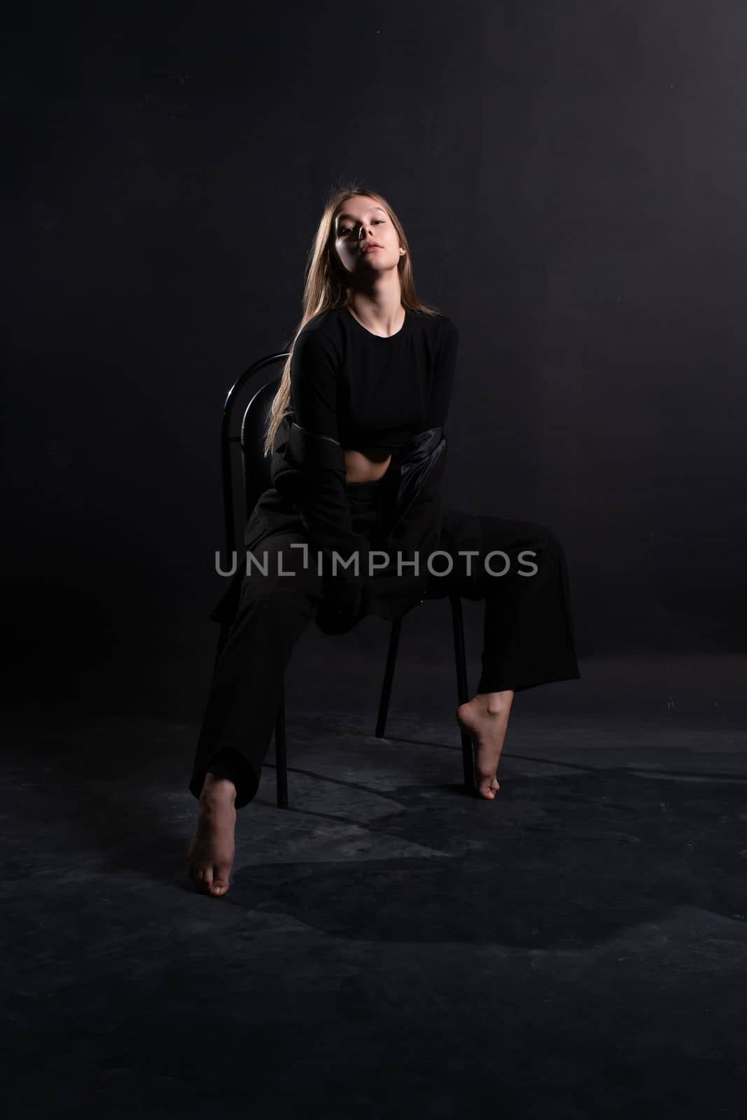 dancer artist girl studio ballerina dance woman female traditional black flexibility ballet