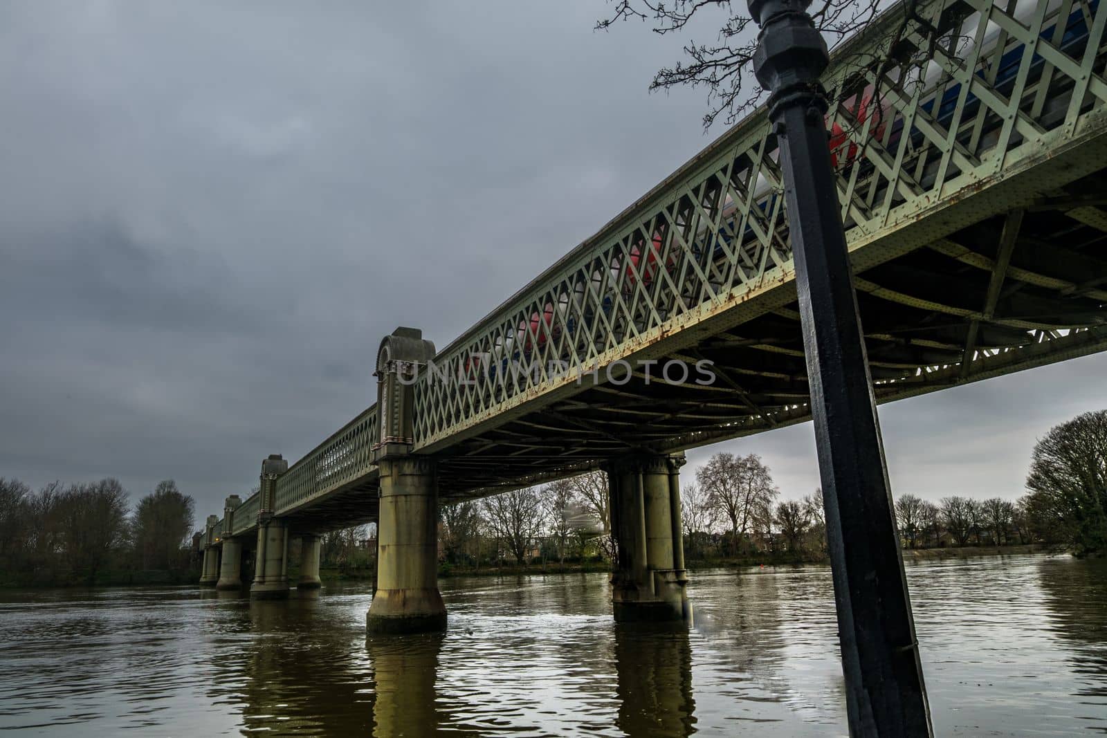 Kew Railway, Bridge (aka Strand-on-the-Green Bridge) over the river Thames, Ke, Greater, London, England, United Kingdom.