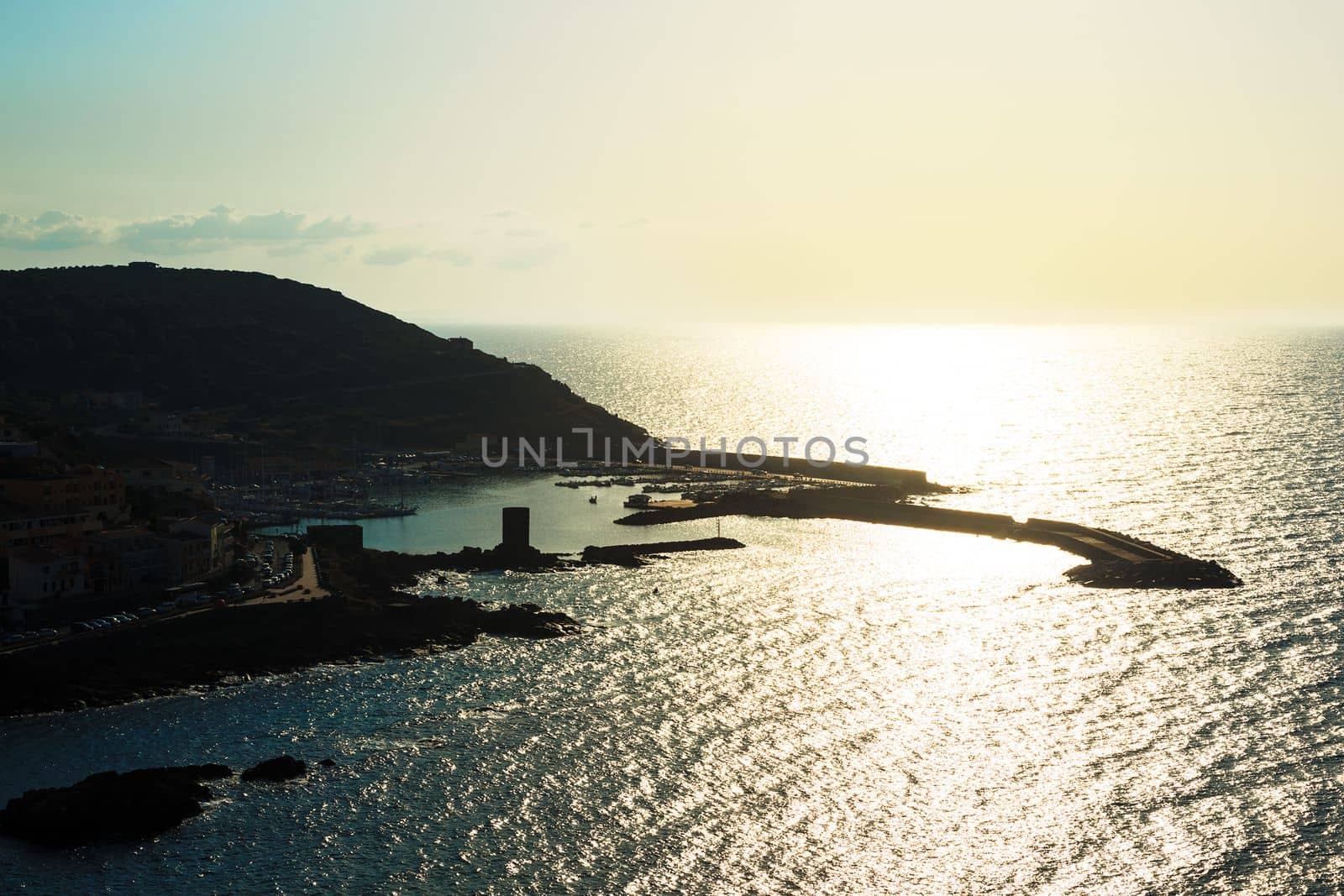Aerial view of the silhouette of a harbor by raulmelldo