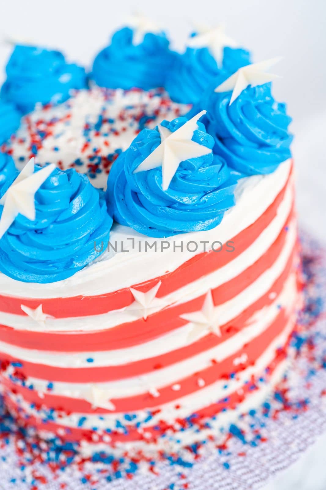 4th of July chocolate cake by arinahabich