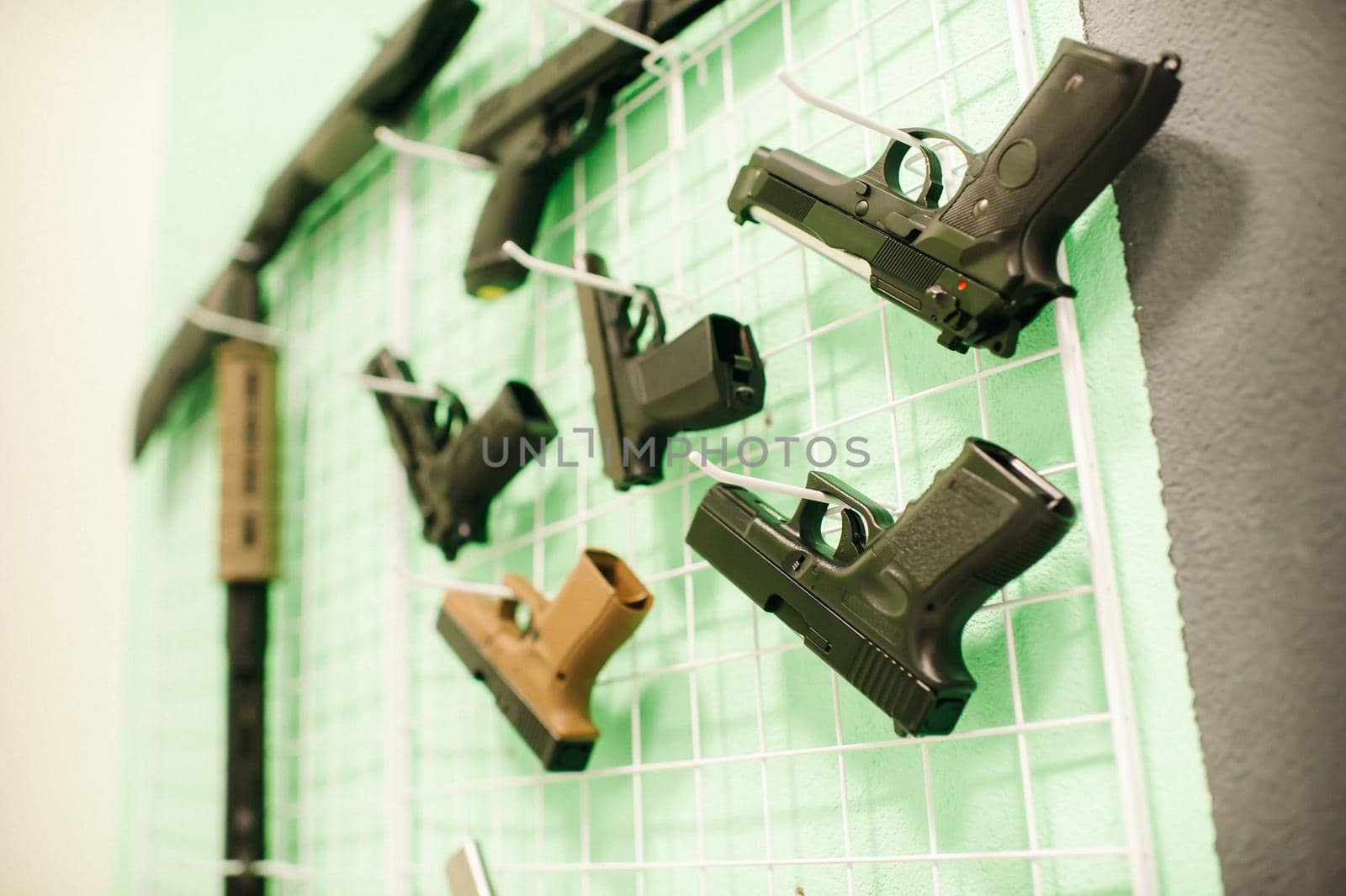 A lot of different weapons for shooting in the dash.Air guns for shooting training