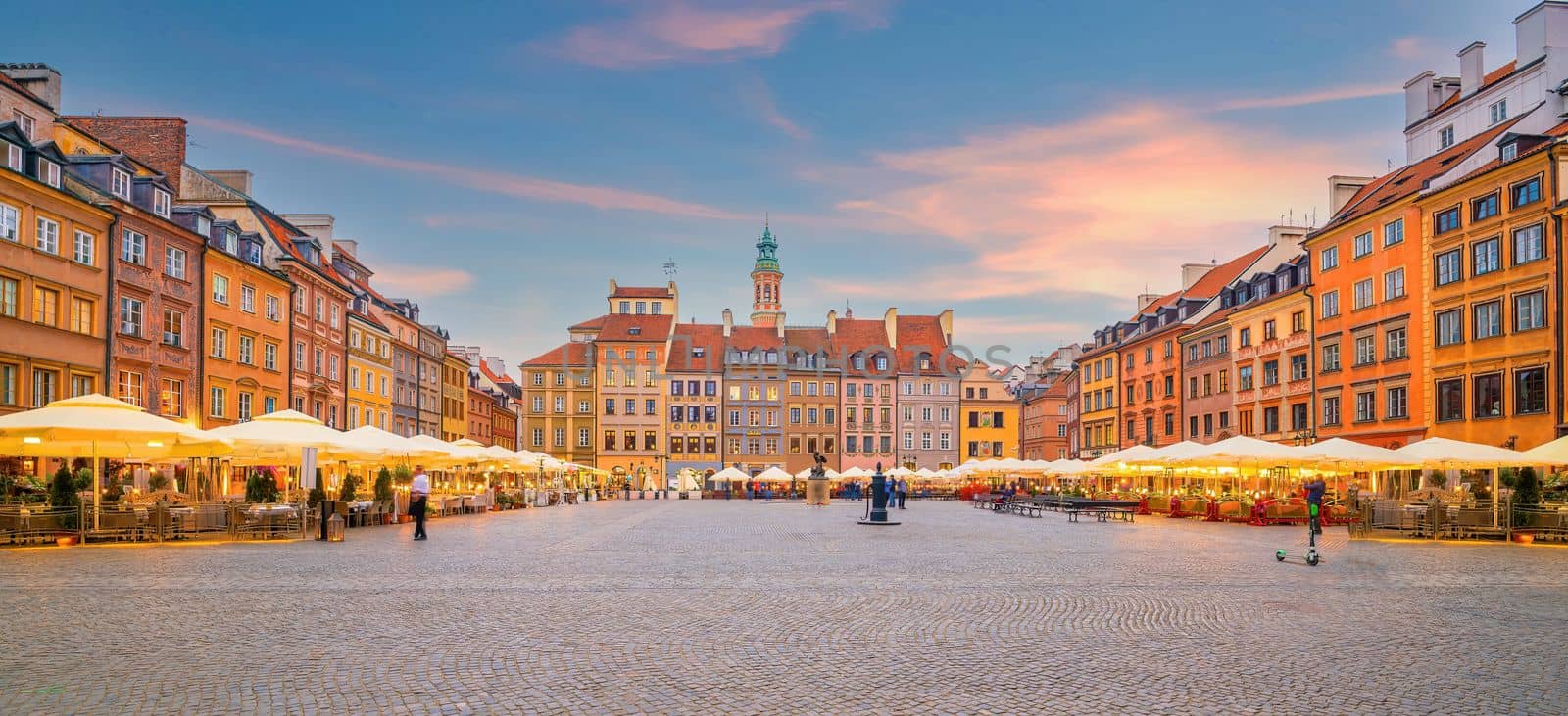 Old town in Warsaw, cityscape of Poland by f11photo