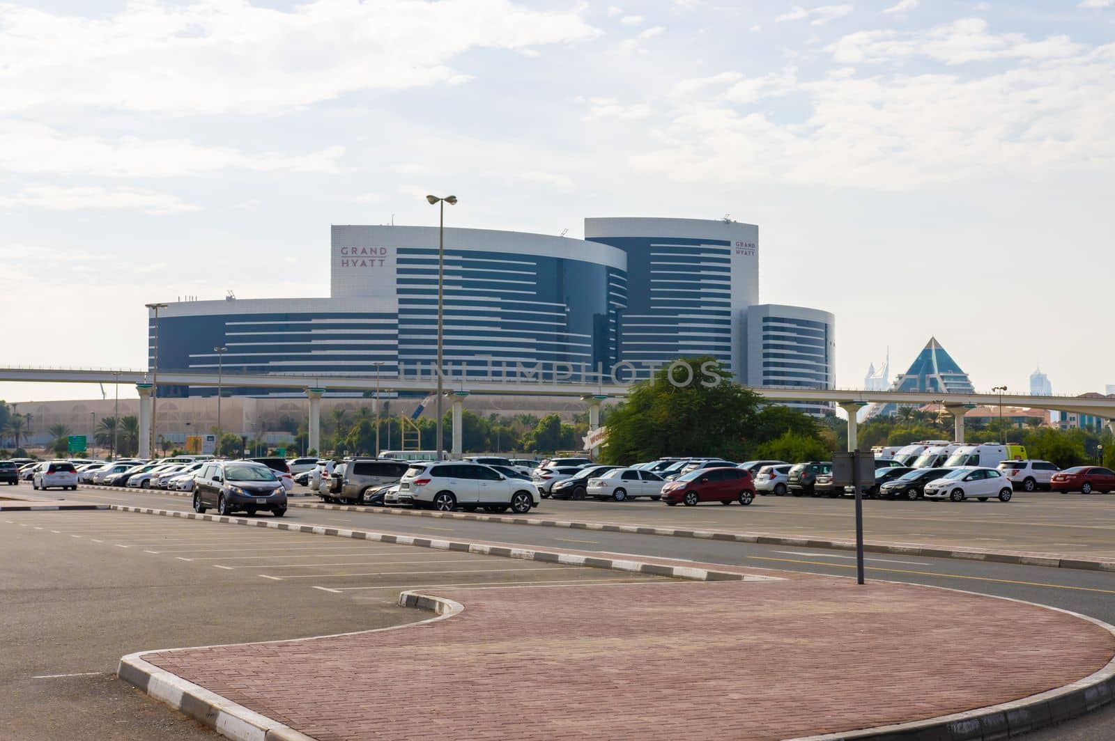 Grand Hyatt Dubai hotel - one of the most modern and luxurious 5 star hotels with 674 rooms located in Bur Dubai district. Beautiful cozy area hotel.