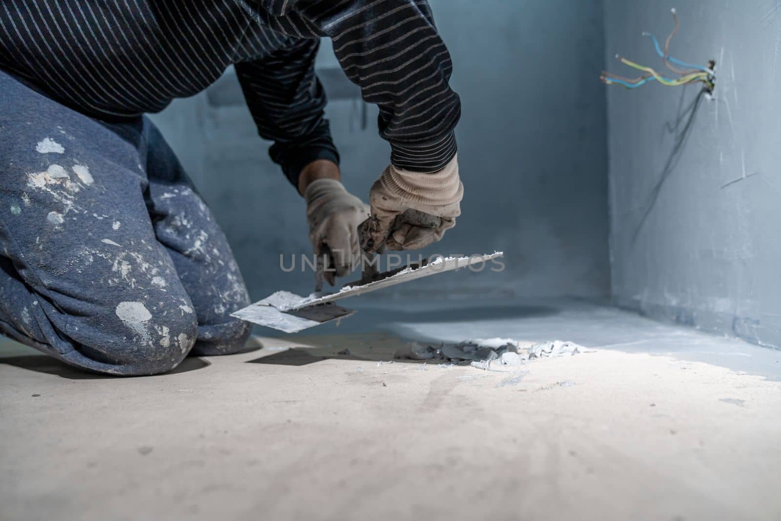 waterproofing of the bathroom floor in a new building.