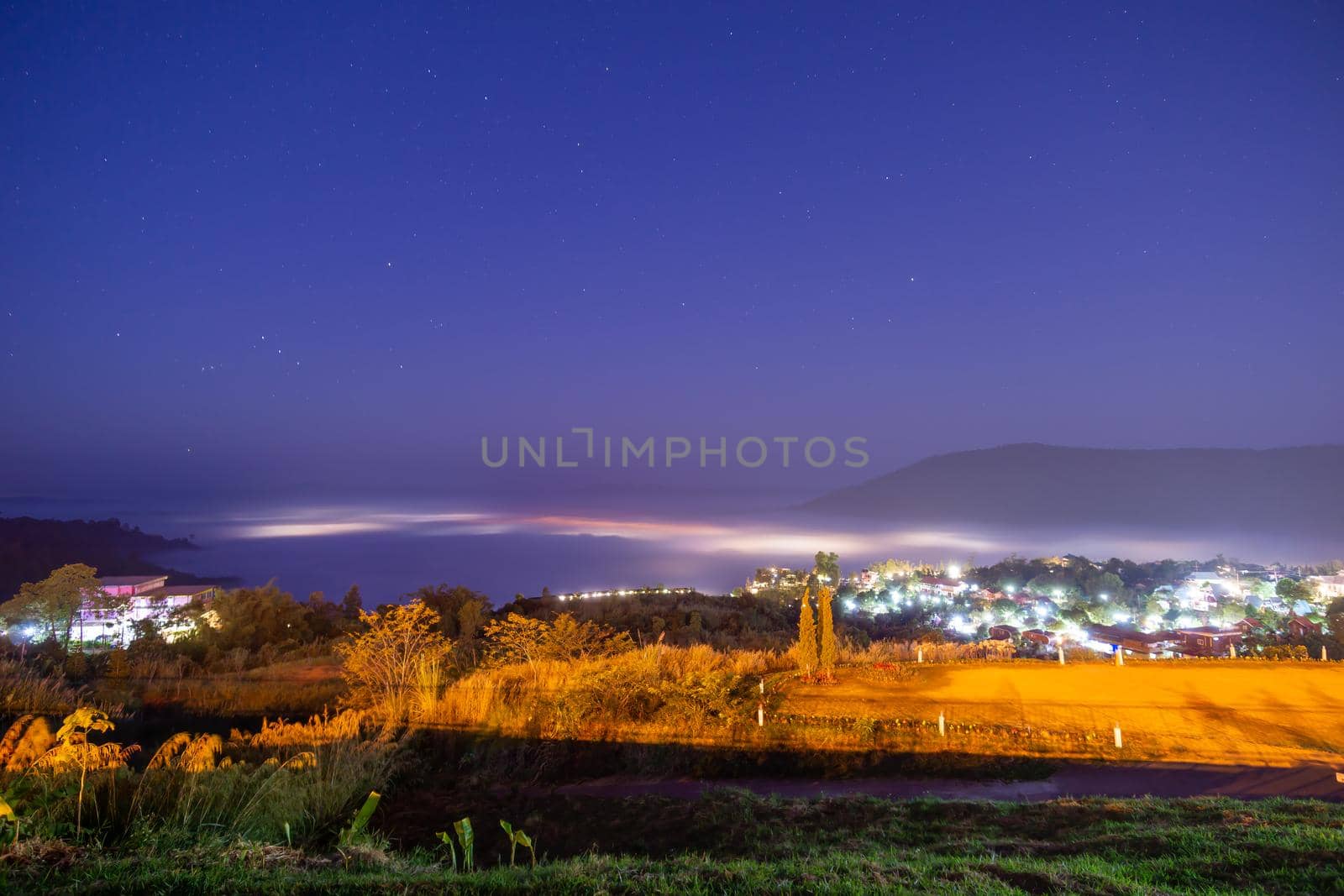 Fog Viewpoint Khao Kho, Phetchabun Province The horizon on the left can see the constellation Orion.