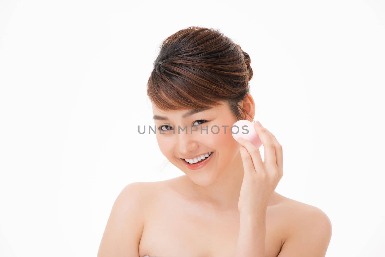 Young attractive asian woman beauty image, sponge,