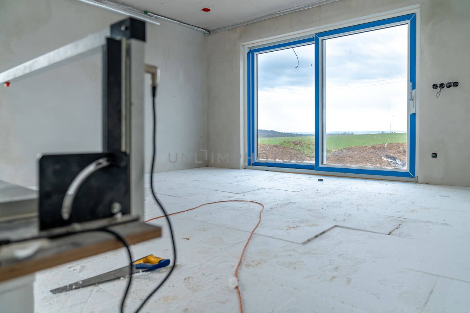insulation of floors with polystyrene for underfloor heating.