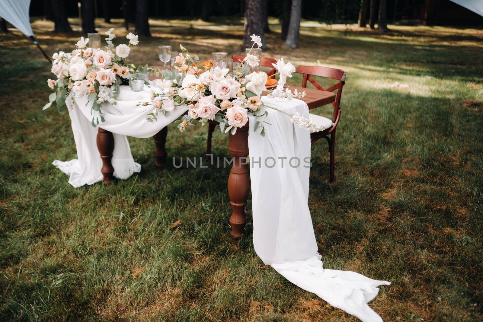 wedding table decoration with flowers on the table, dinner table decor by Lobachad