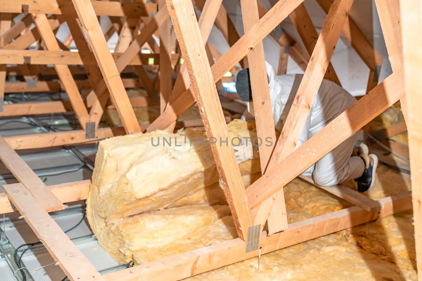 thermal insulation of roof spaces with glass wool by Edophoto