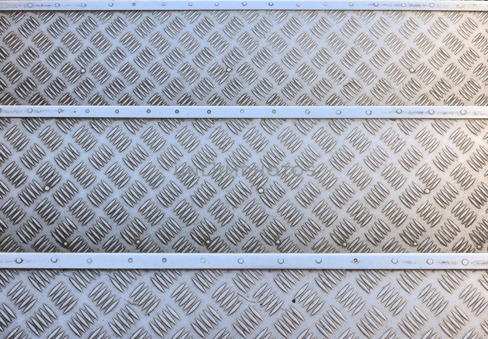 Anti slip metal stairs with diamond pattern by BreakingTheWalls