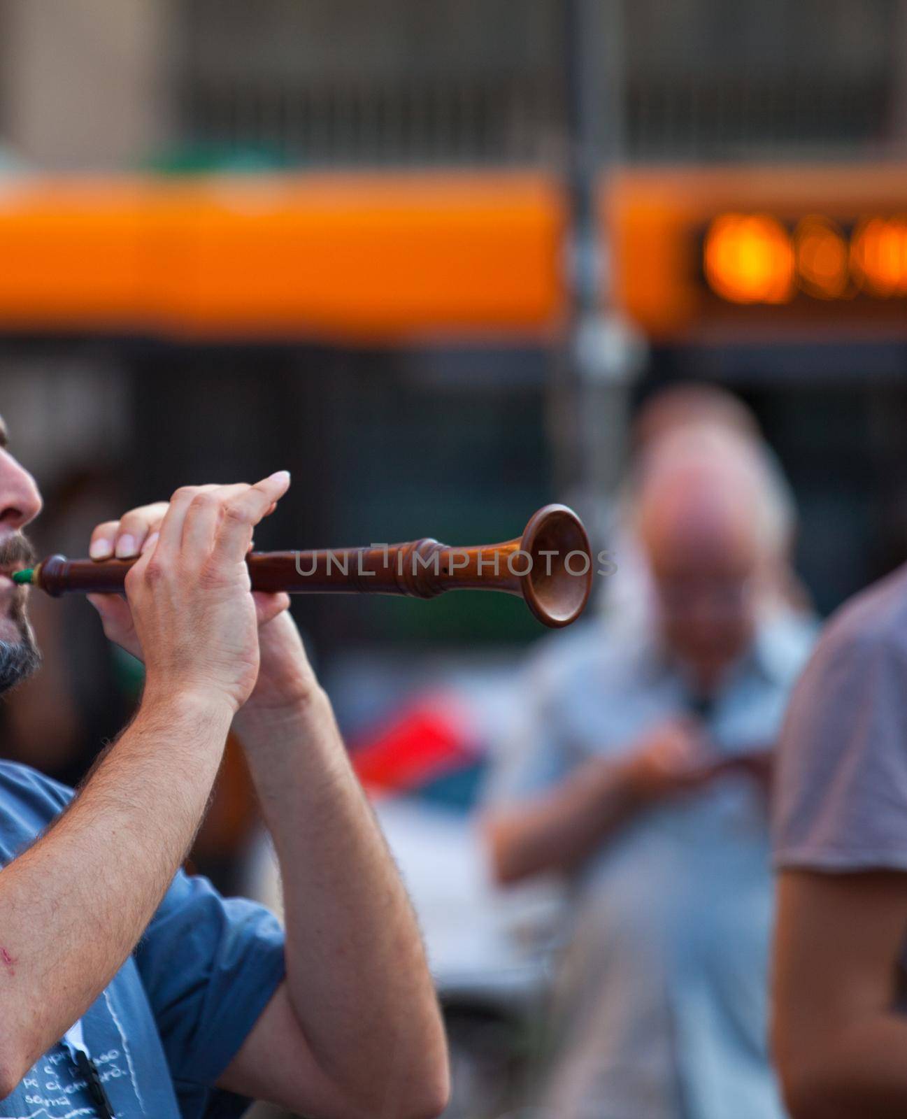 Piper during the street concert in Milan