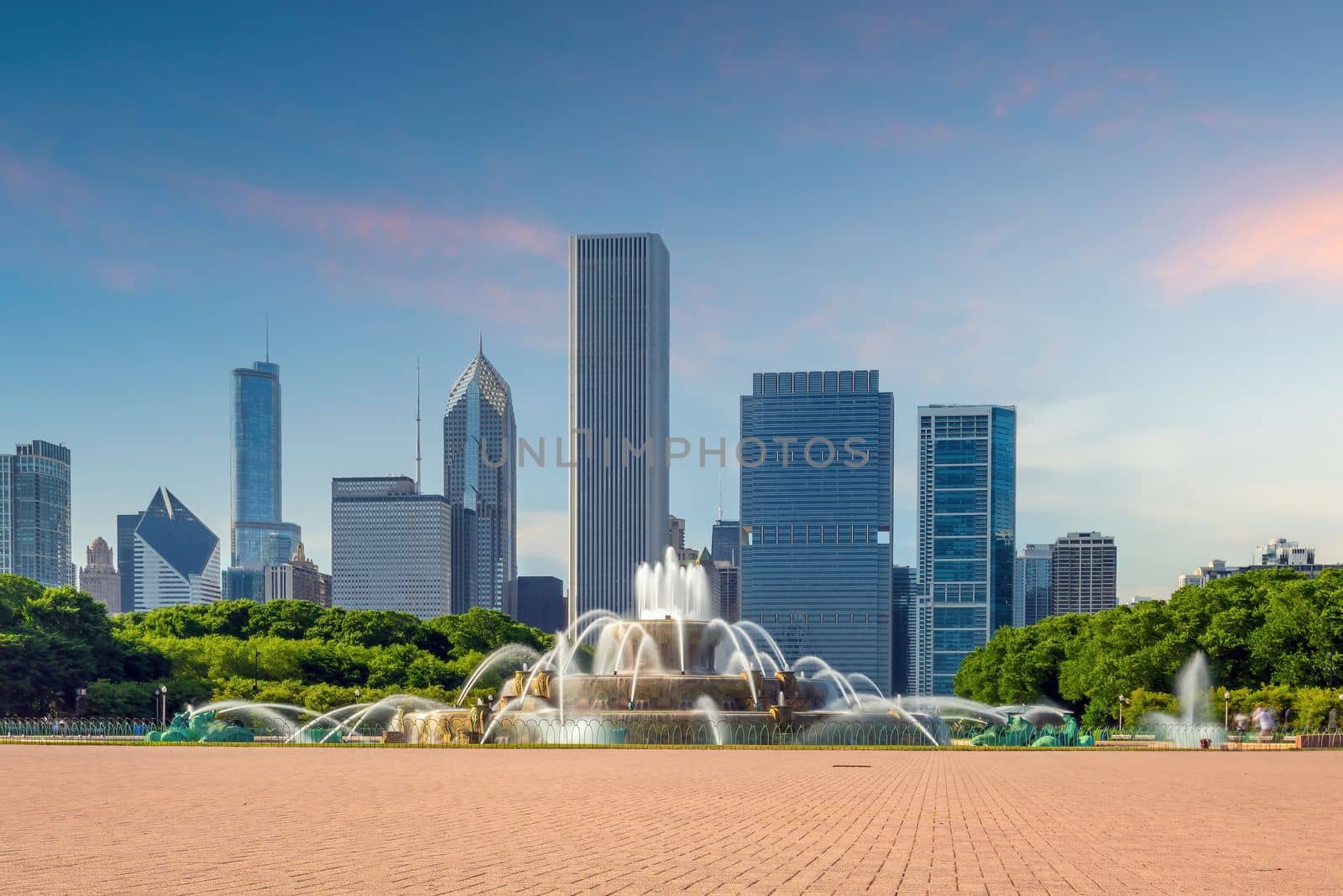 Buckingham fountain in Grant Park, Chicago  Illinois USA