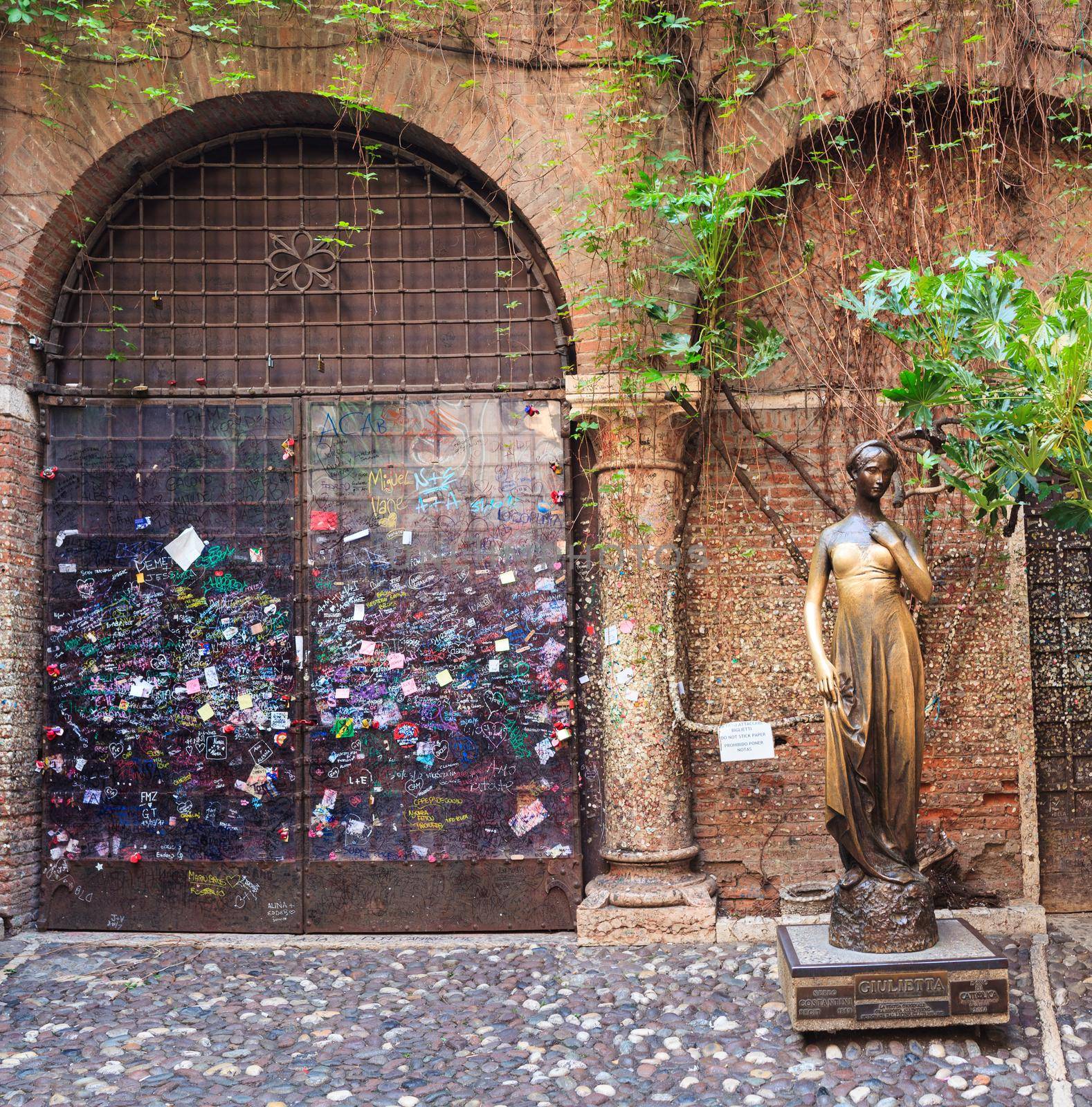 The Juliet monument in the Juliet house, Verona, Italy.