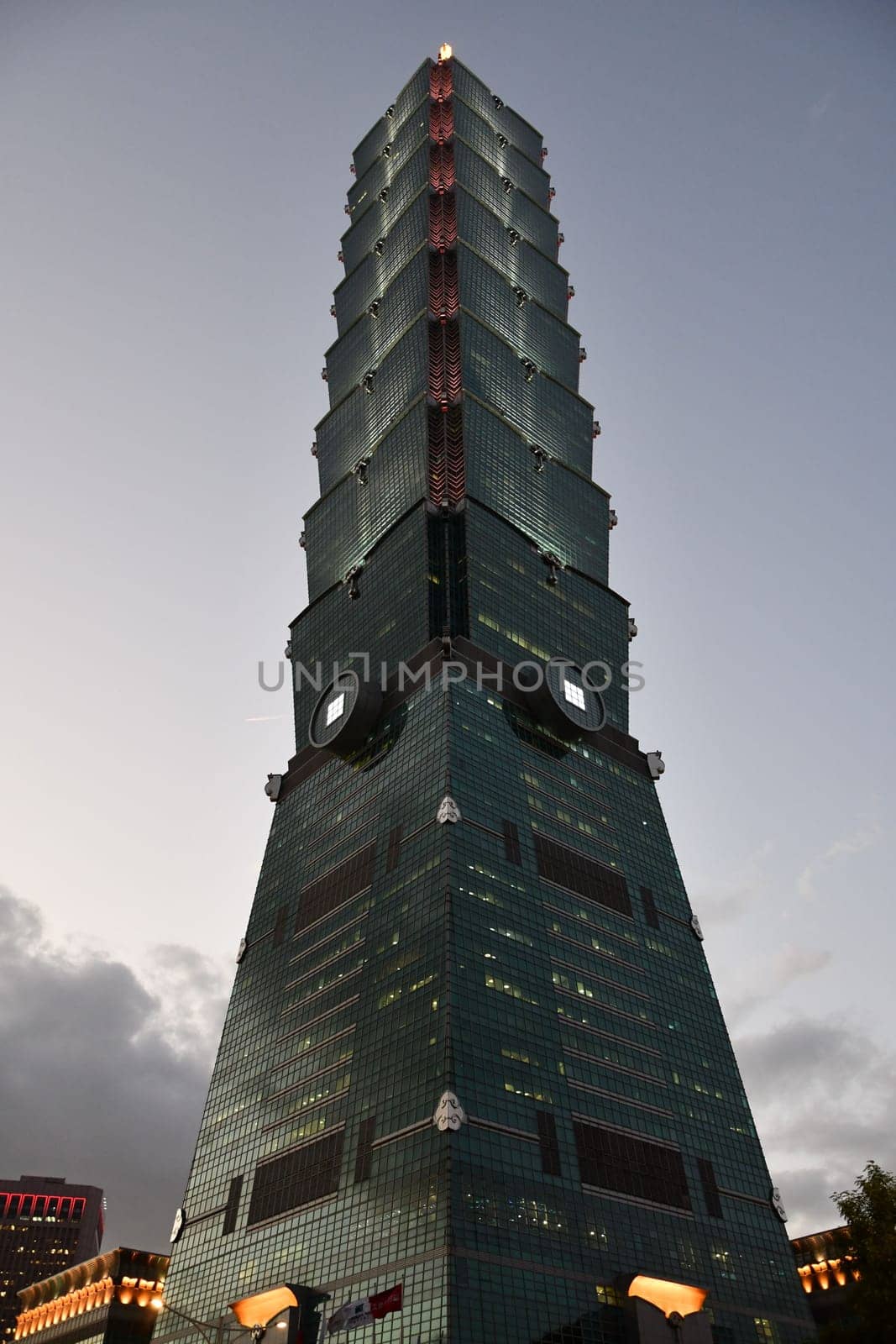 Vertical shot of Taipei 101 skyscraper in Taipei, Taiwan during dusk