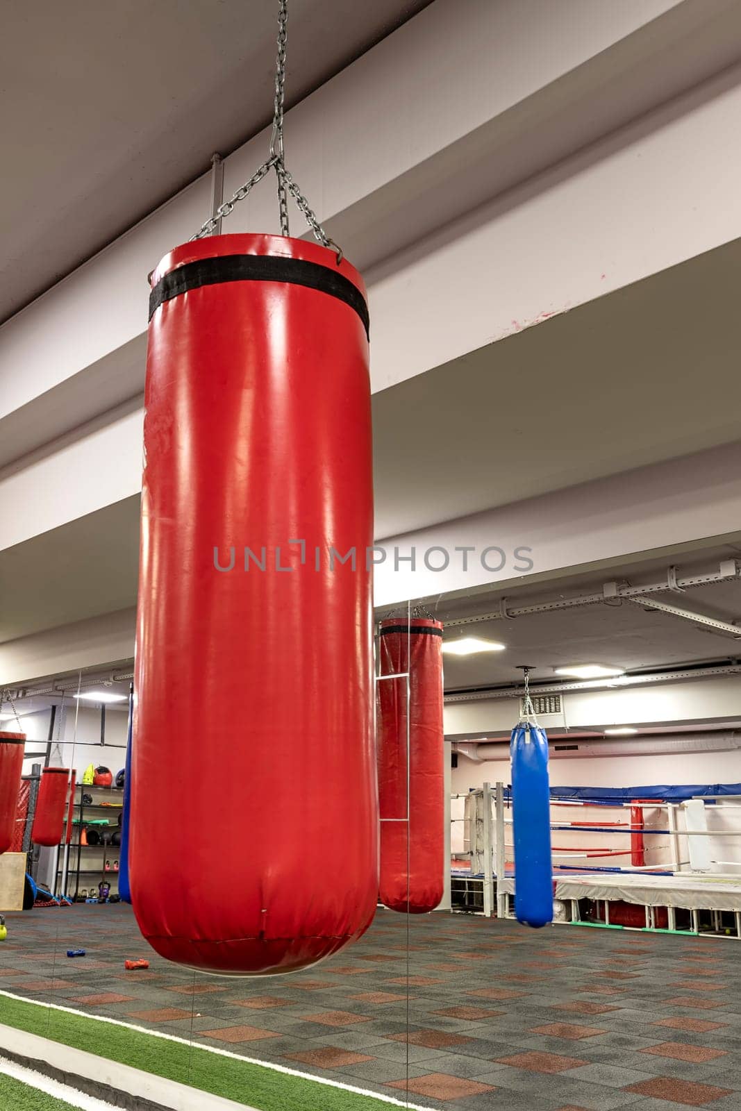 punching bag, boxing indoors, for power sport for punch and lifestyle strength, knockout club by EdVal