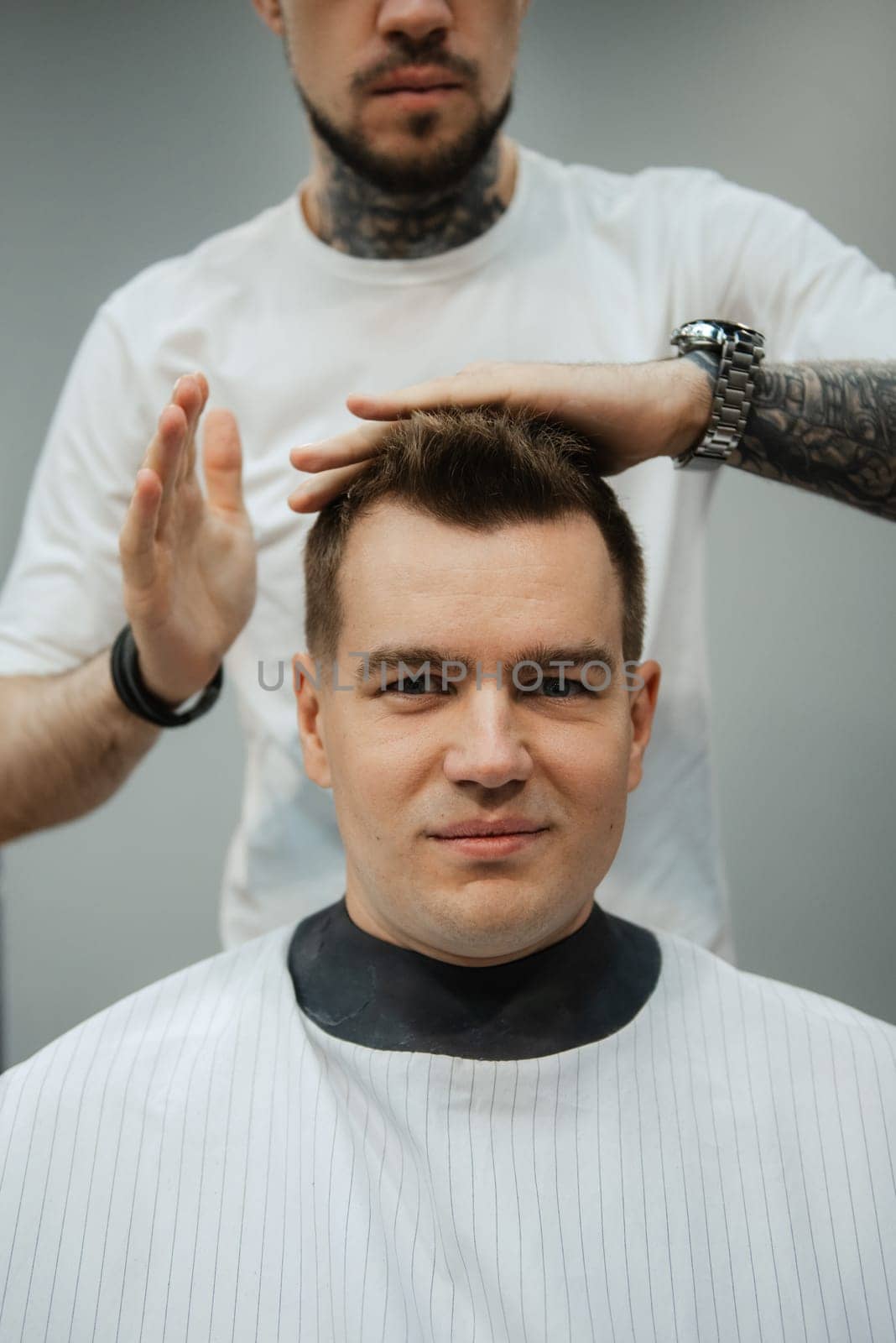 groom in the barber shop by Andreua