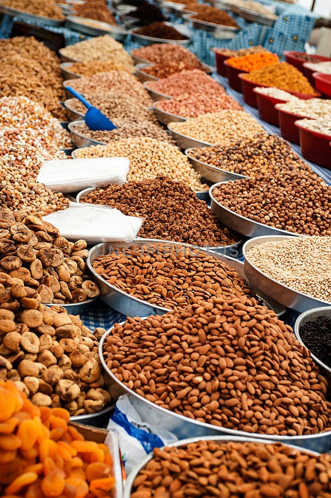 the colors, the aromas and the atmosphere of the Turgutris market in Turkey