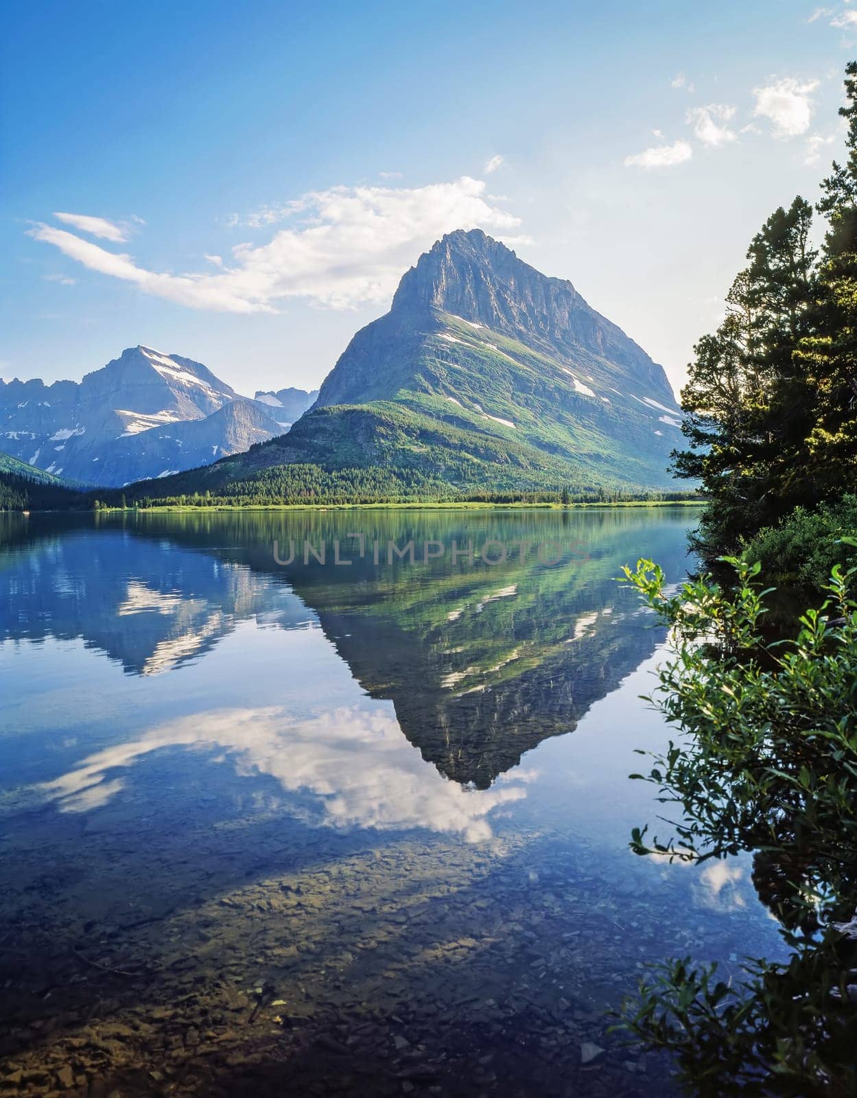 -Swiftcurrent-Lake in Glacier National Park,Montana