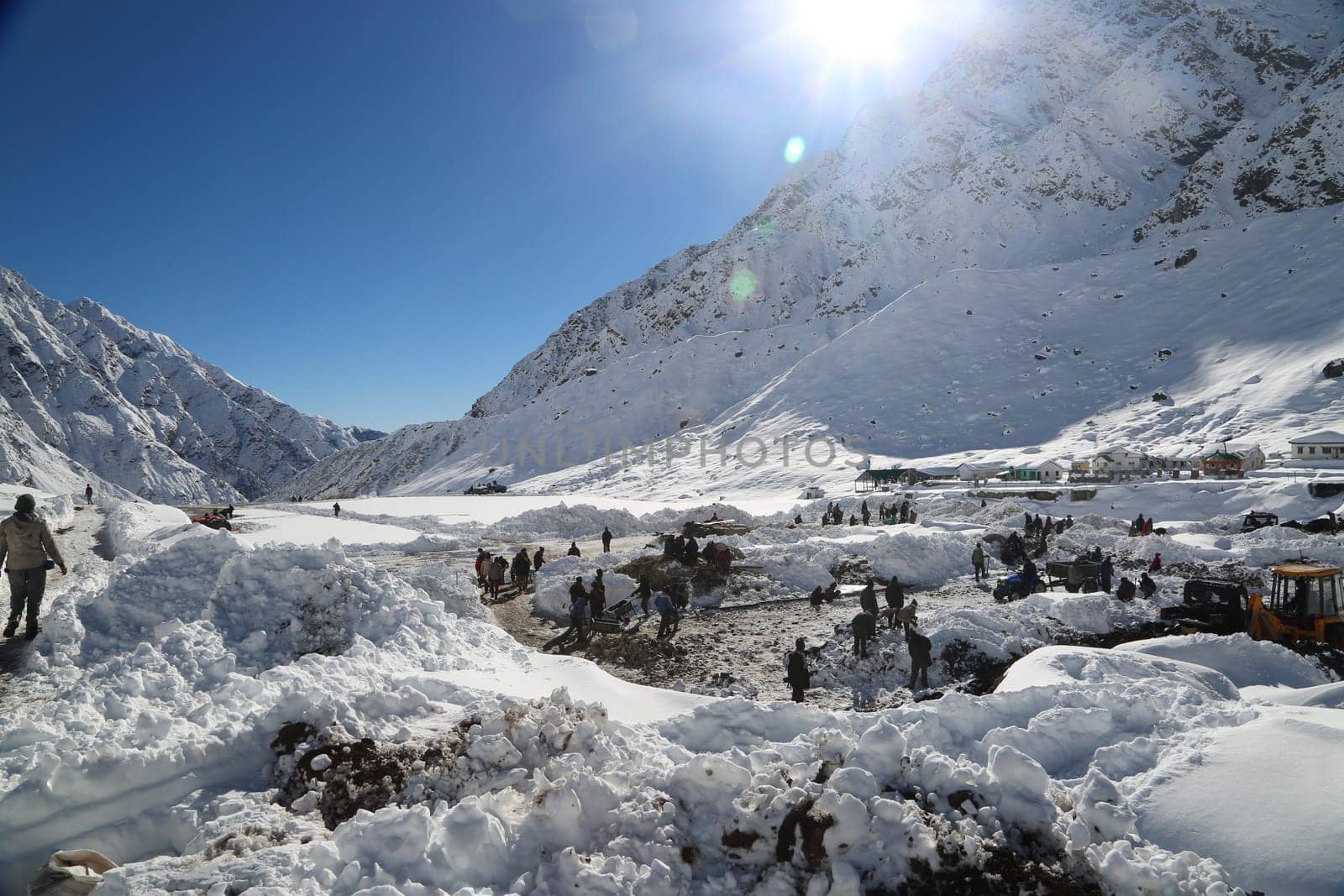 Kedarnath reconstruction after disaster in extreme winter and snowfall. Government made a reconstruction plan for the Kedarnath temple area that was damaged in floods of 2013.