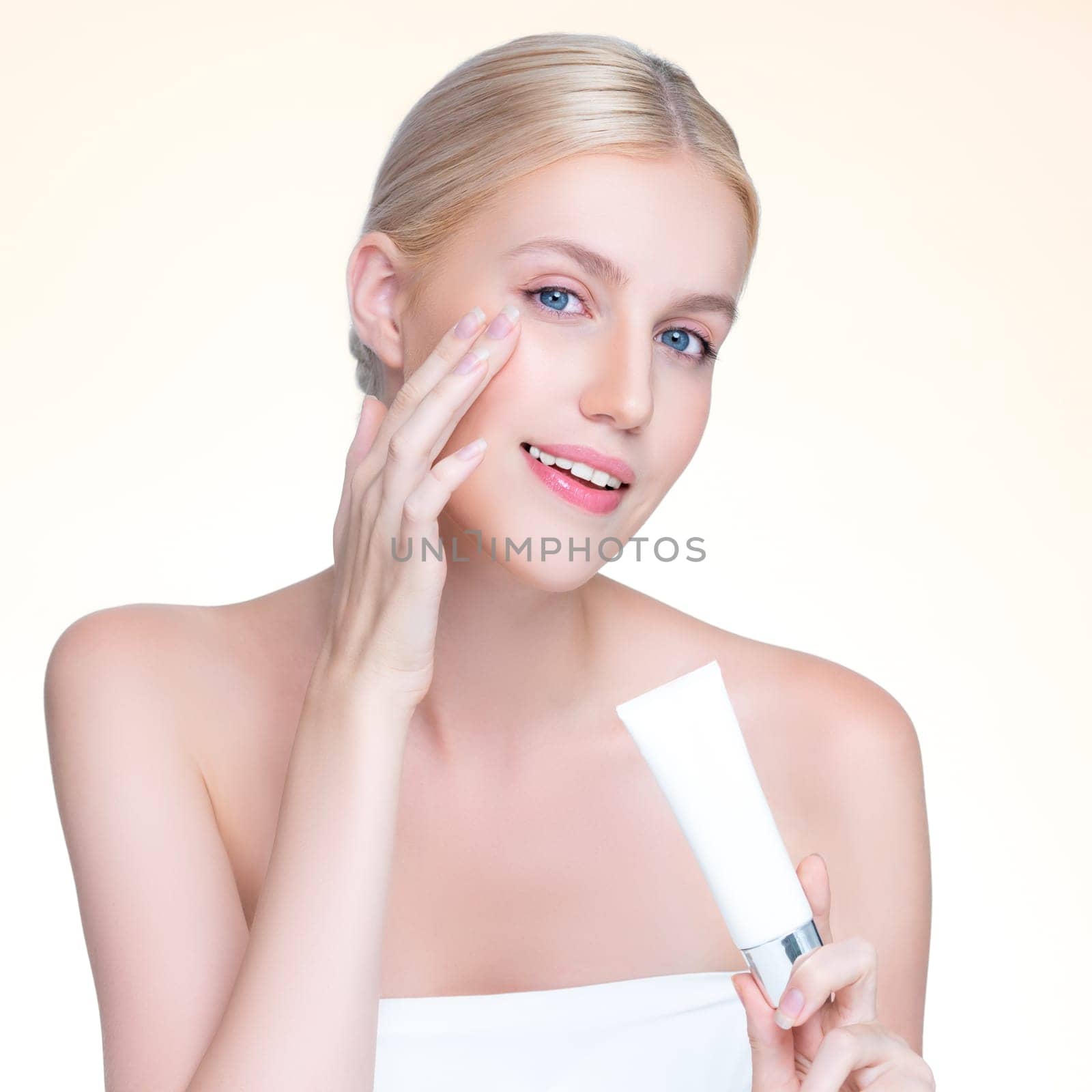 Closeup personable perfect skin woman holding mockup moisturizer product. by biancoblue