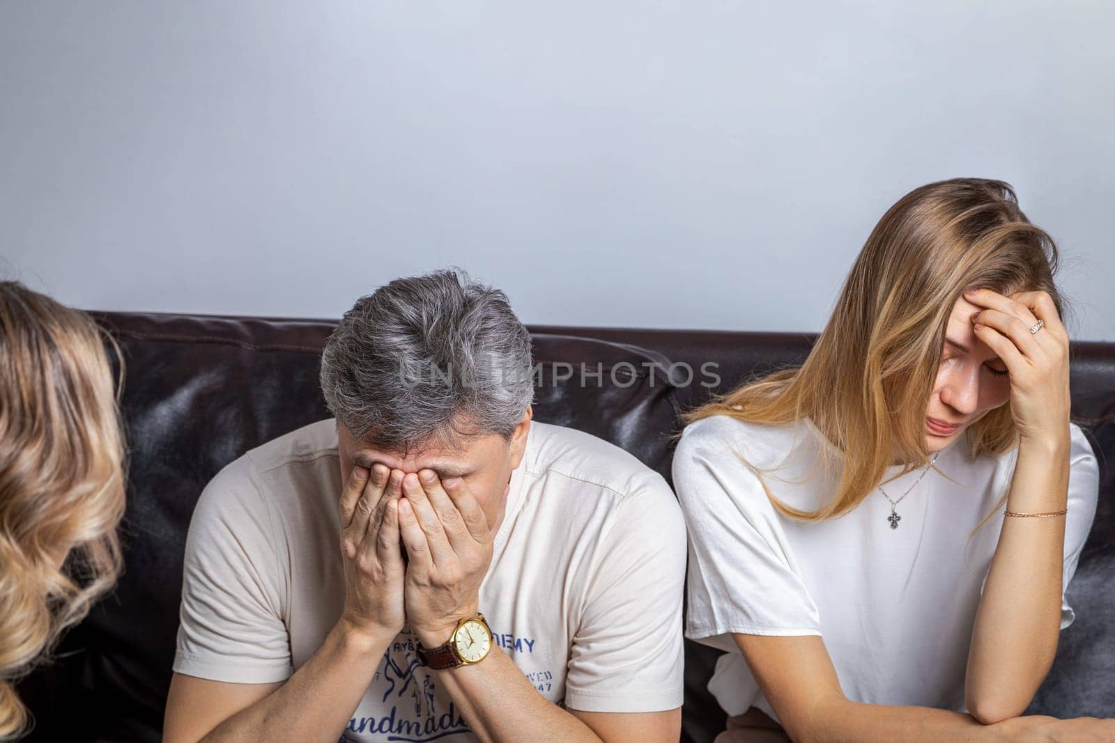 A couple at a psychologist's appointment solves their problems